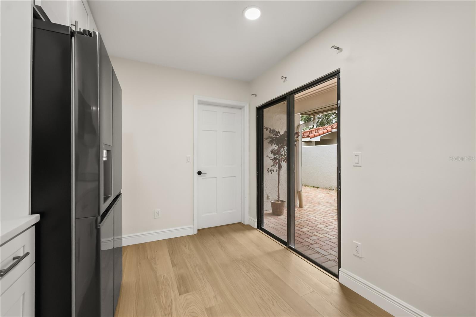 Image 6 of 23 For 7528 Chapelhill Drive