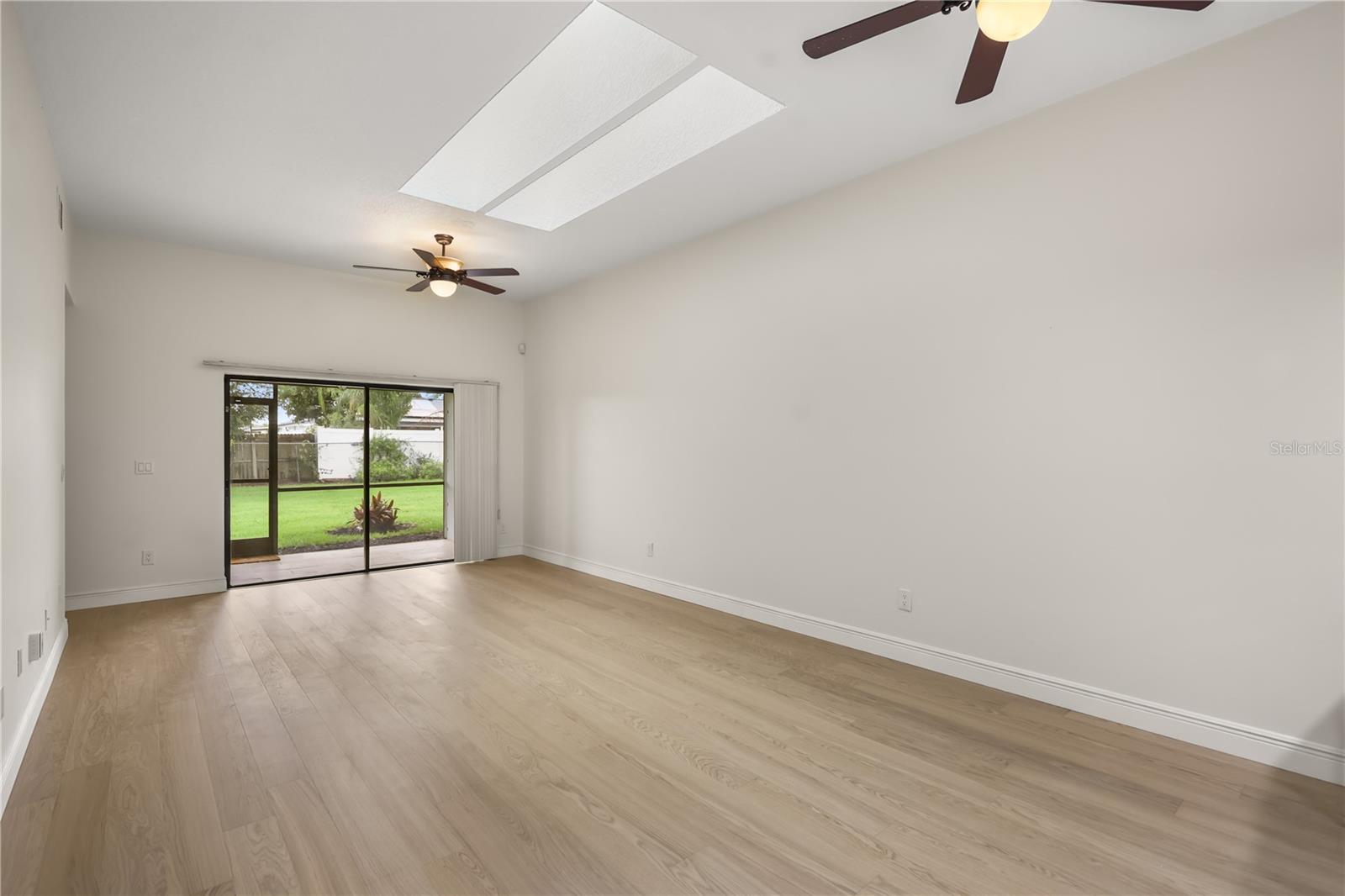 Image 8 of 23 For 7528 Chapelhill Drive