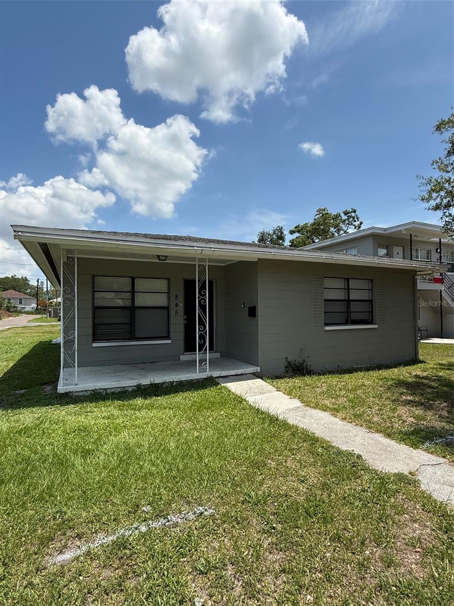 Image 2 of 13 For 845 18th Avenue S