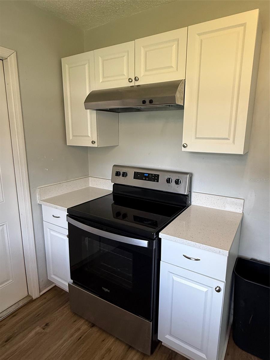 Image 5 of 13 For 845 18th Avenue S