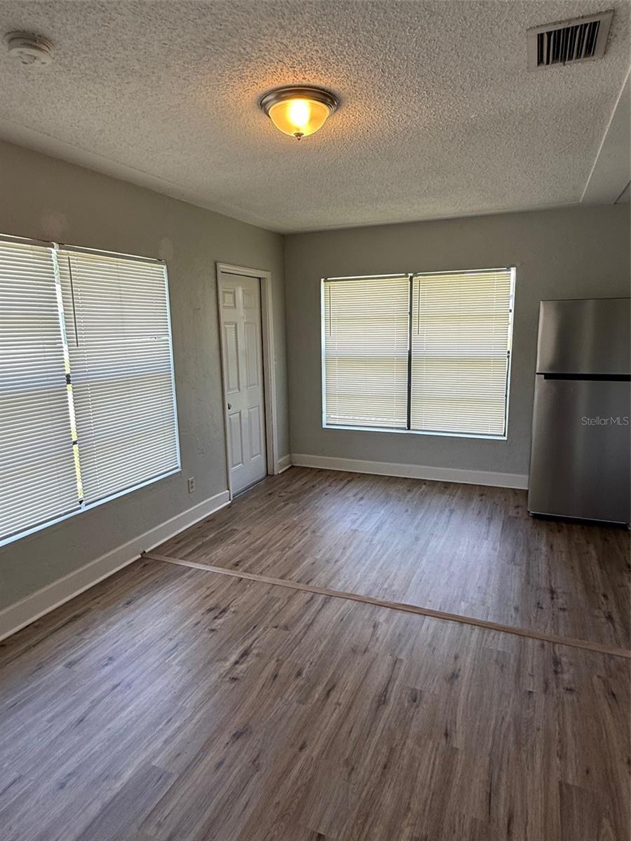 Image 6 of 13 For 845 18th Avenue S