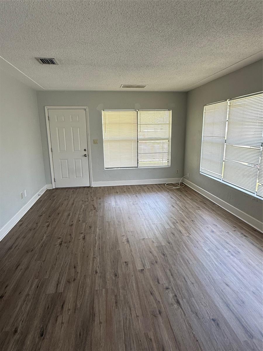 Image 7 of 13 For 845 18th Avenue S