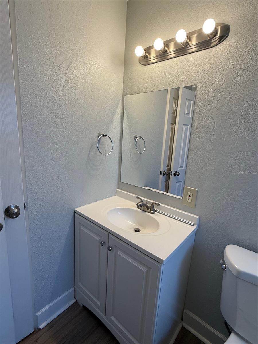 Image 9 of 13 For 845 18th Avenue S
