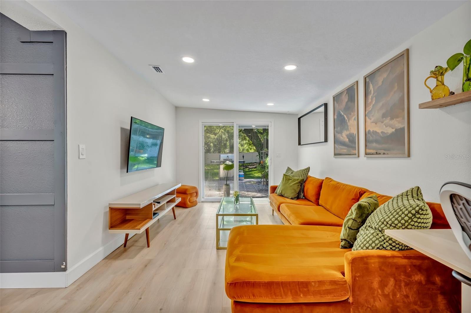 Image 17 of 35 For 727 Seminole Avenue