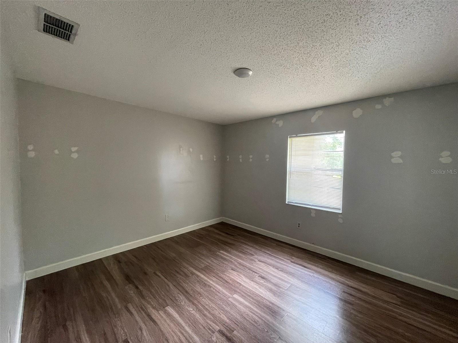 Image 10 of 21 For 1137 Jamajo Boulevard 1141