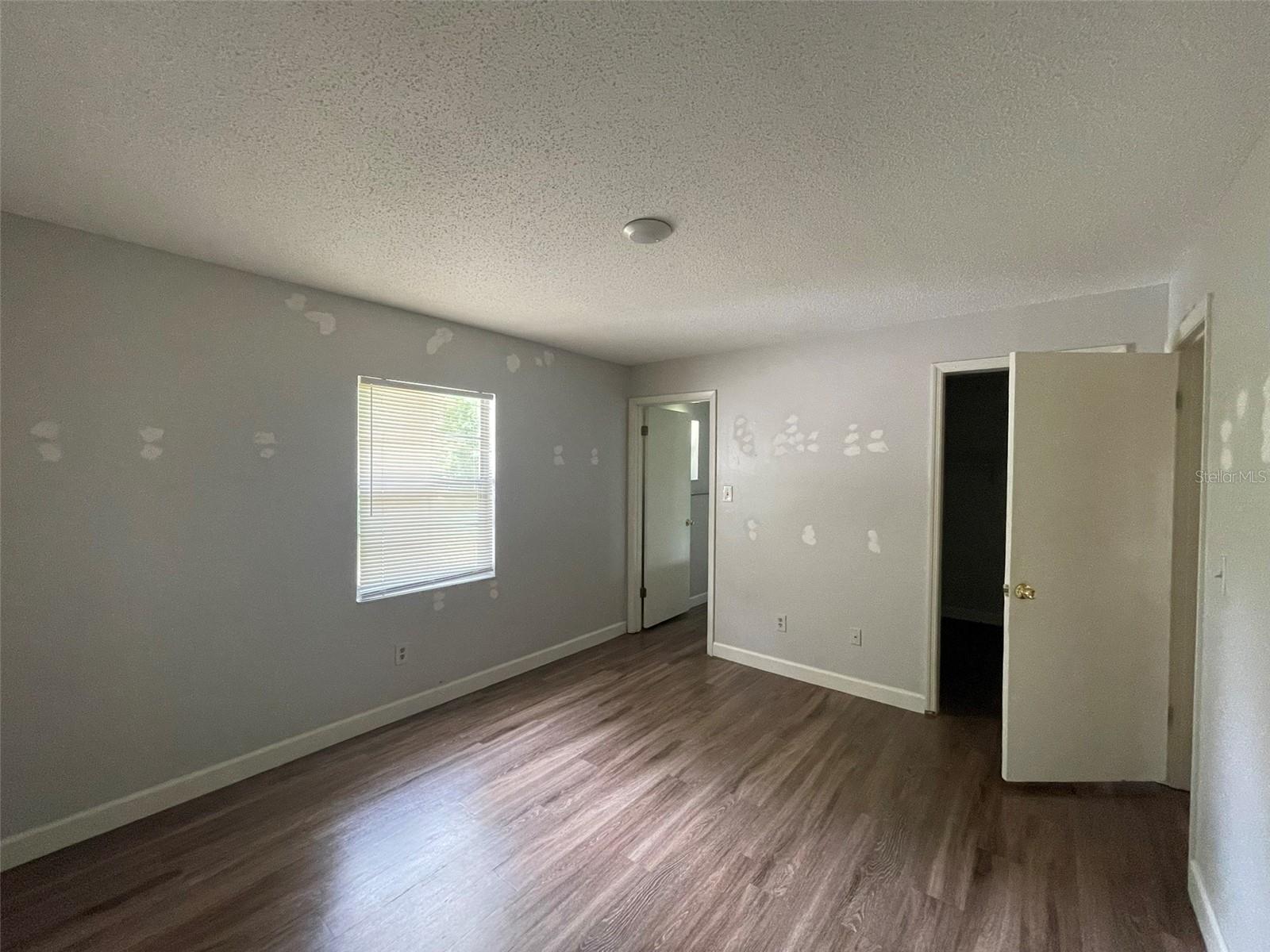 Image 13 of 21 For 1137 Jamajo Boulevard 1141