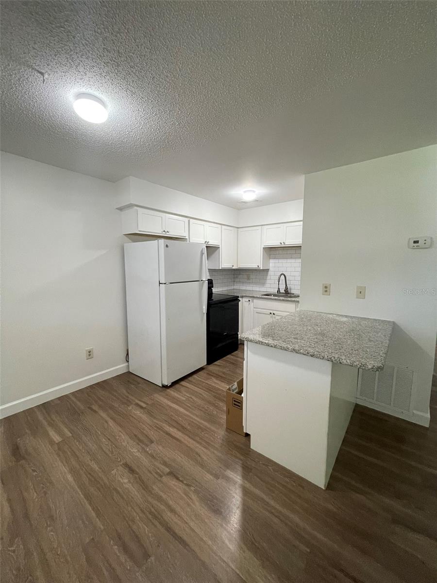 Image 18 of 21 For 1137 Jamajo Boulevard 1141