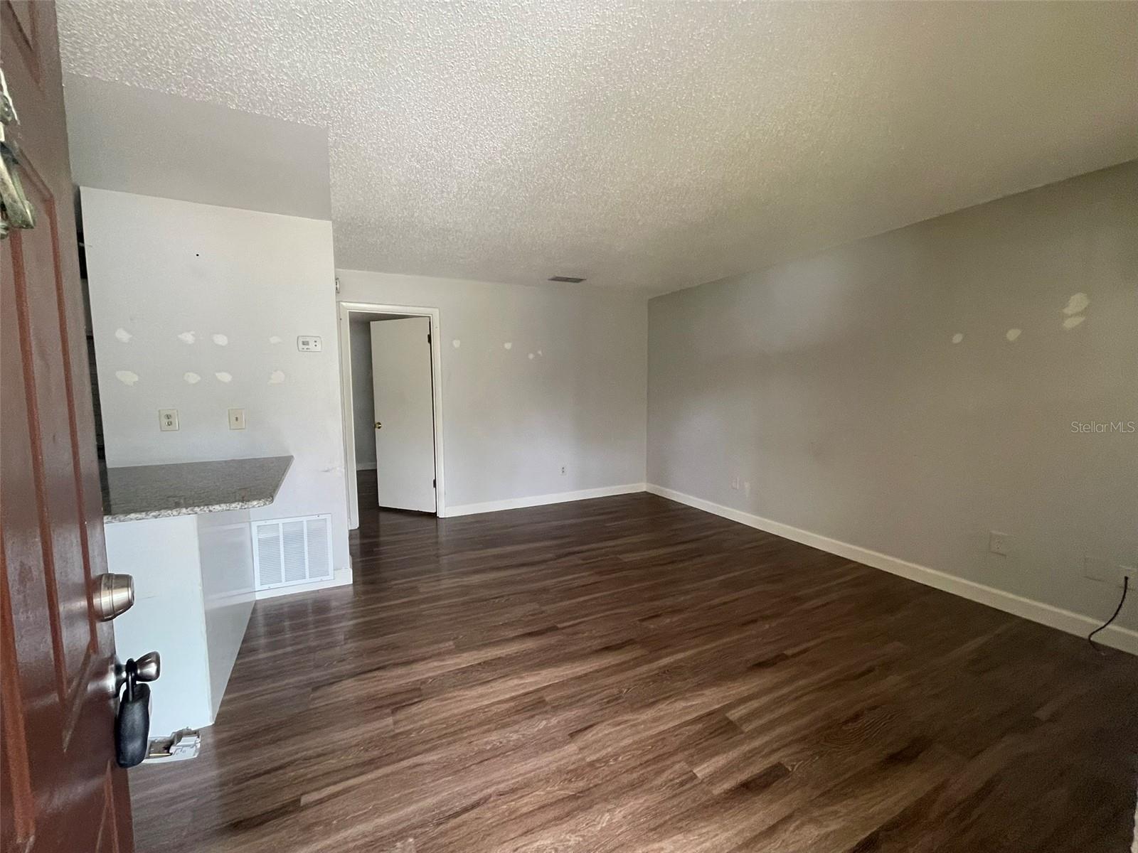 Image 3 of 21 For 1137 Jamajo Boulevard 1141