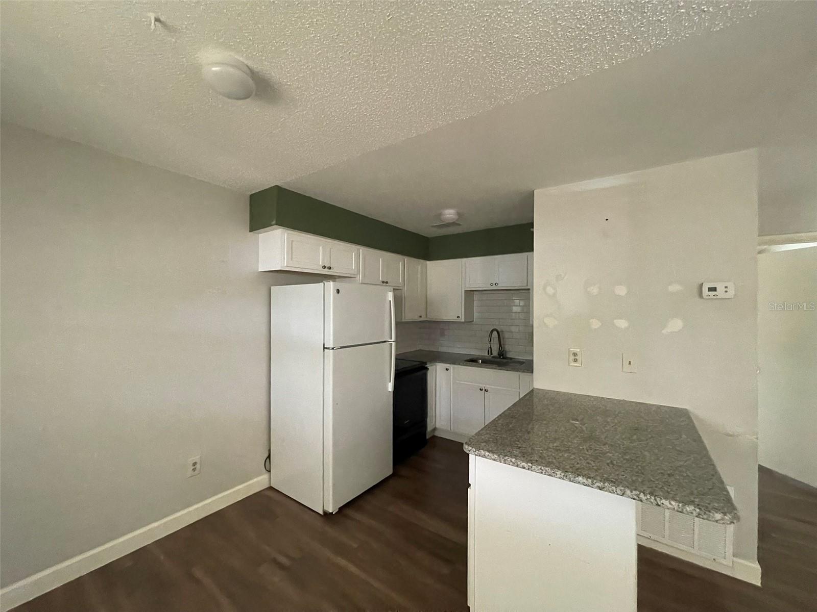 Image 6 of 21 For 1137 Jamajo Boulevard 1141