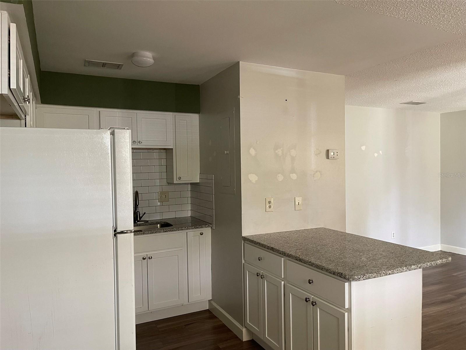 Image 8 of 21 For 1137 Jamajo Boulevard 1141