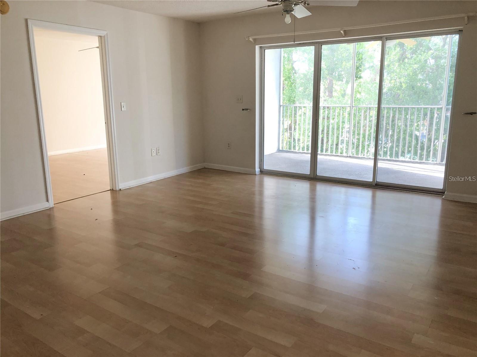 Image 4 of 19 For 1150 Carmel Circle 308