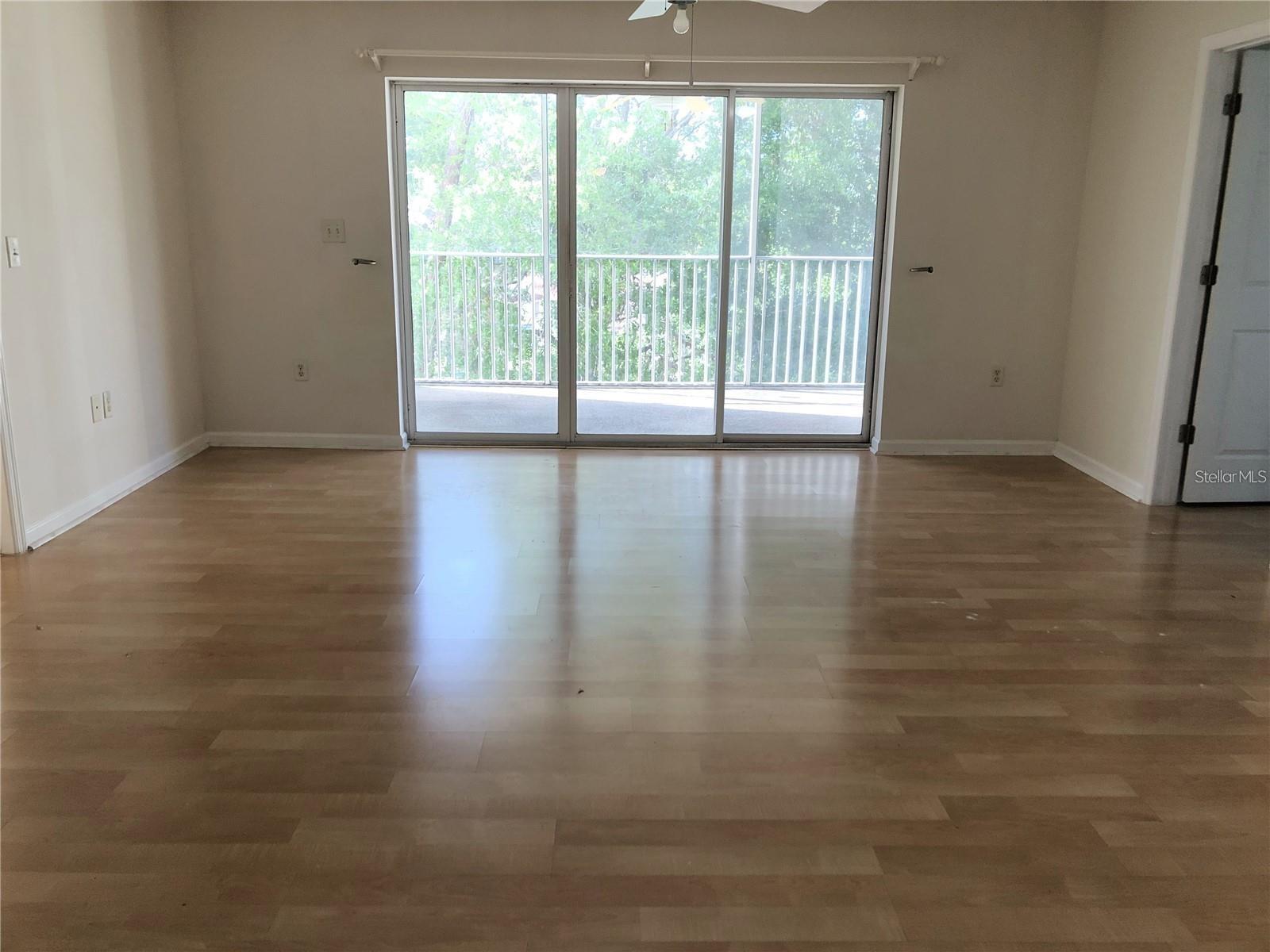 Image 8 of 19 For 1150 Carmel Circle 308
