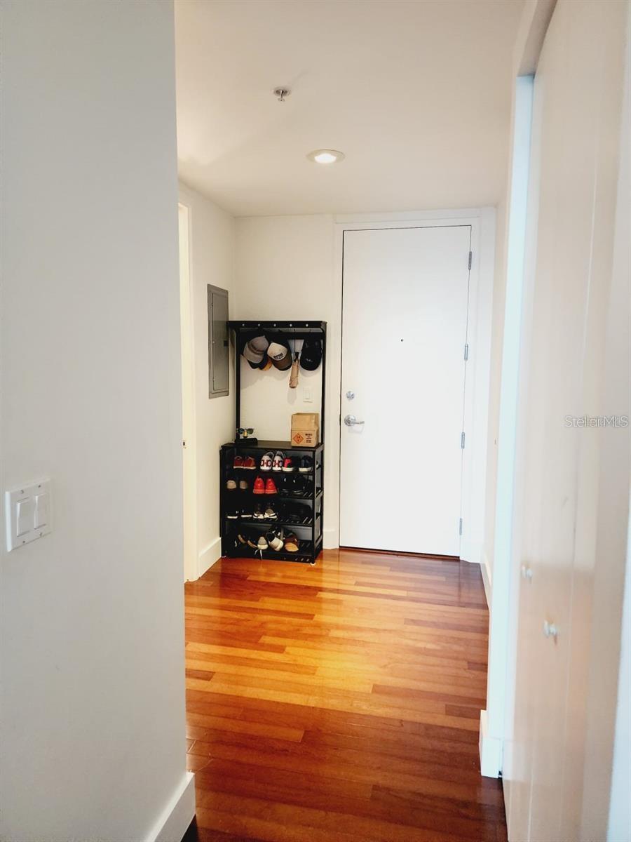 Image 8 of 44 For 150 Robinson Street 419