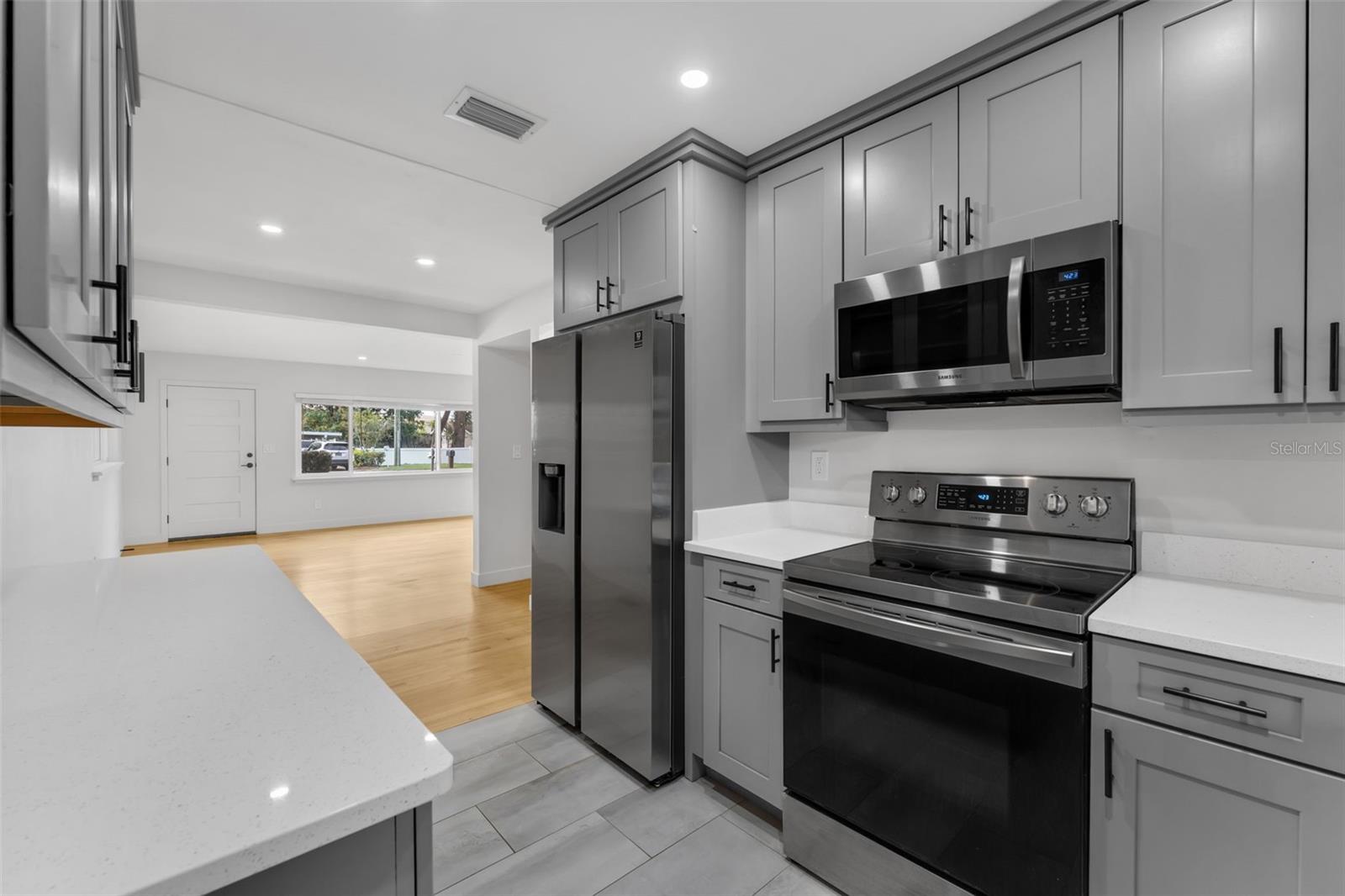 Image 14 of 39 For 714 28th Street