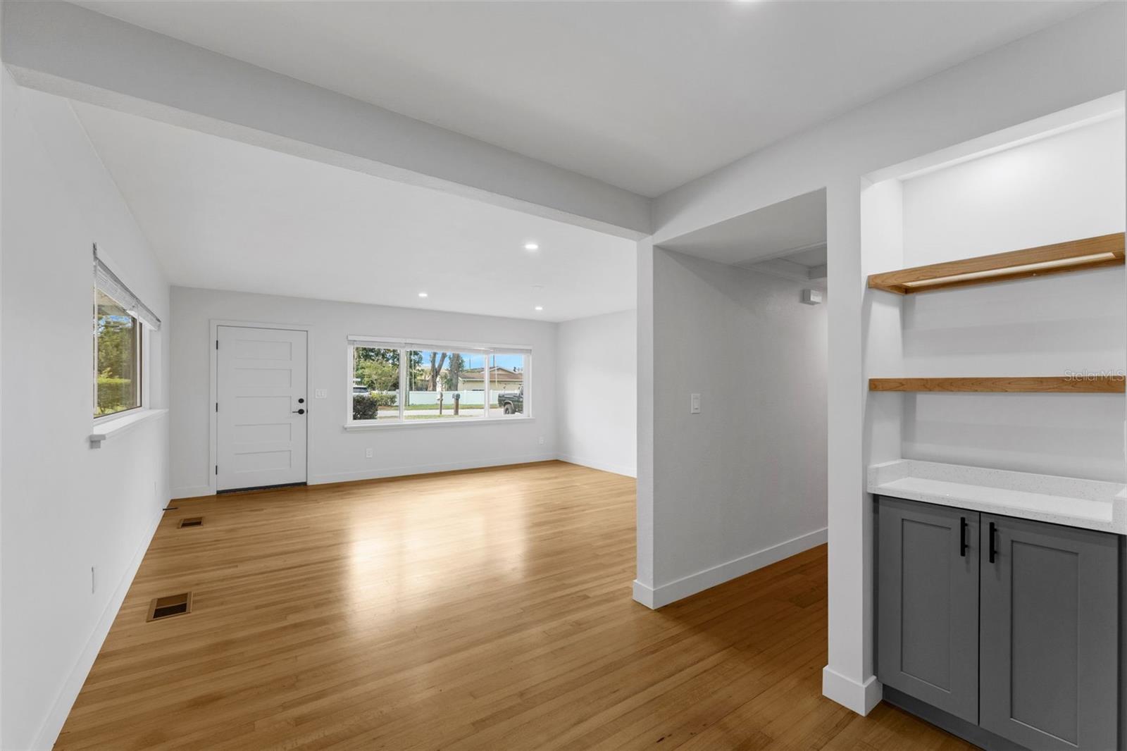 Image 16 of 39 For 714 28th Street