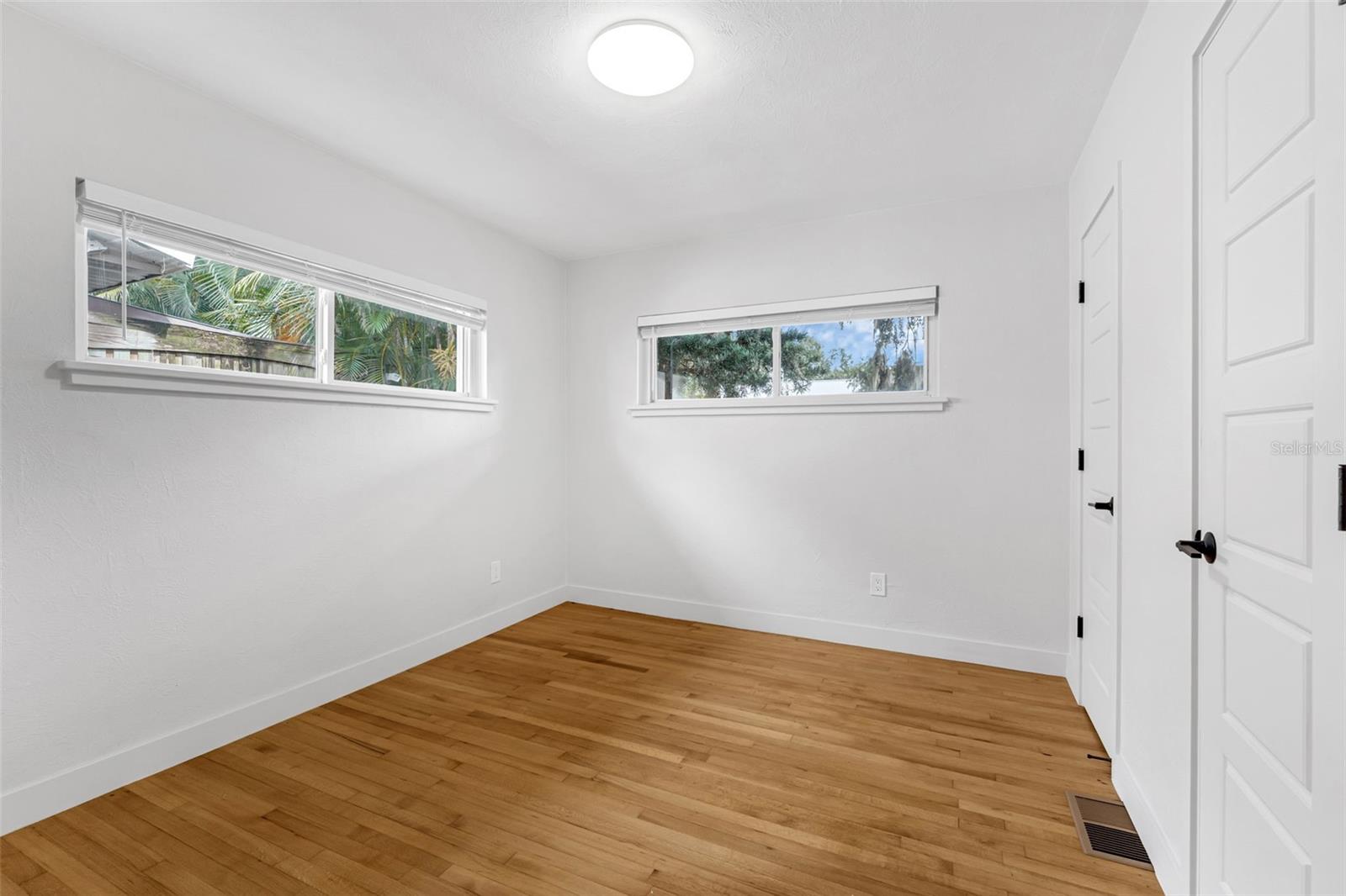 Image 17 of 39 For 714 28th Street