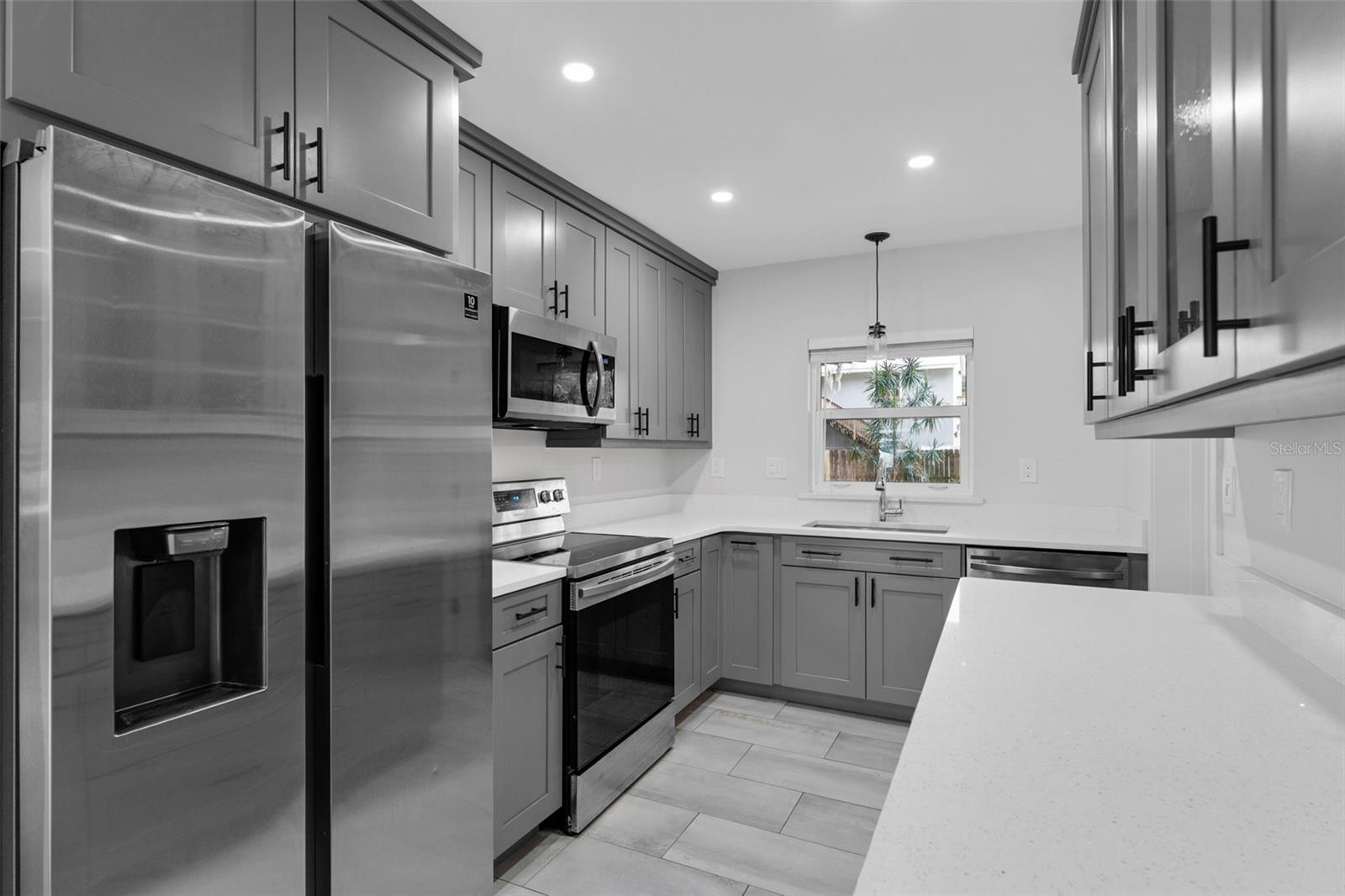 Image 8 of 39 For 714 28th Street