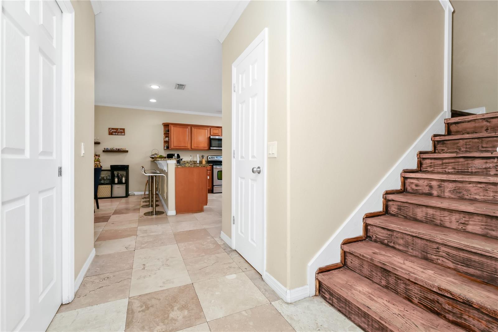 Image 11 of 42 For 1046 Morris Avenue 1046