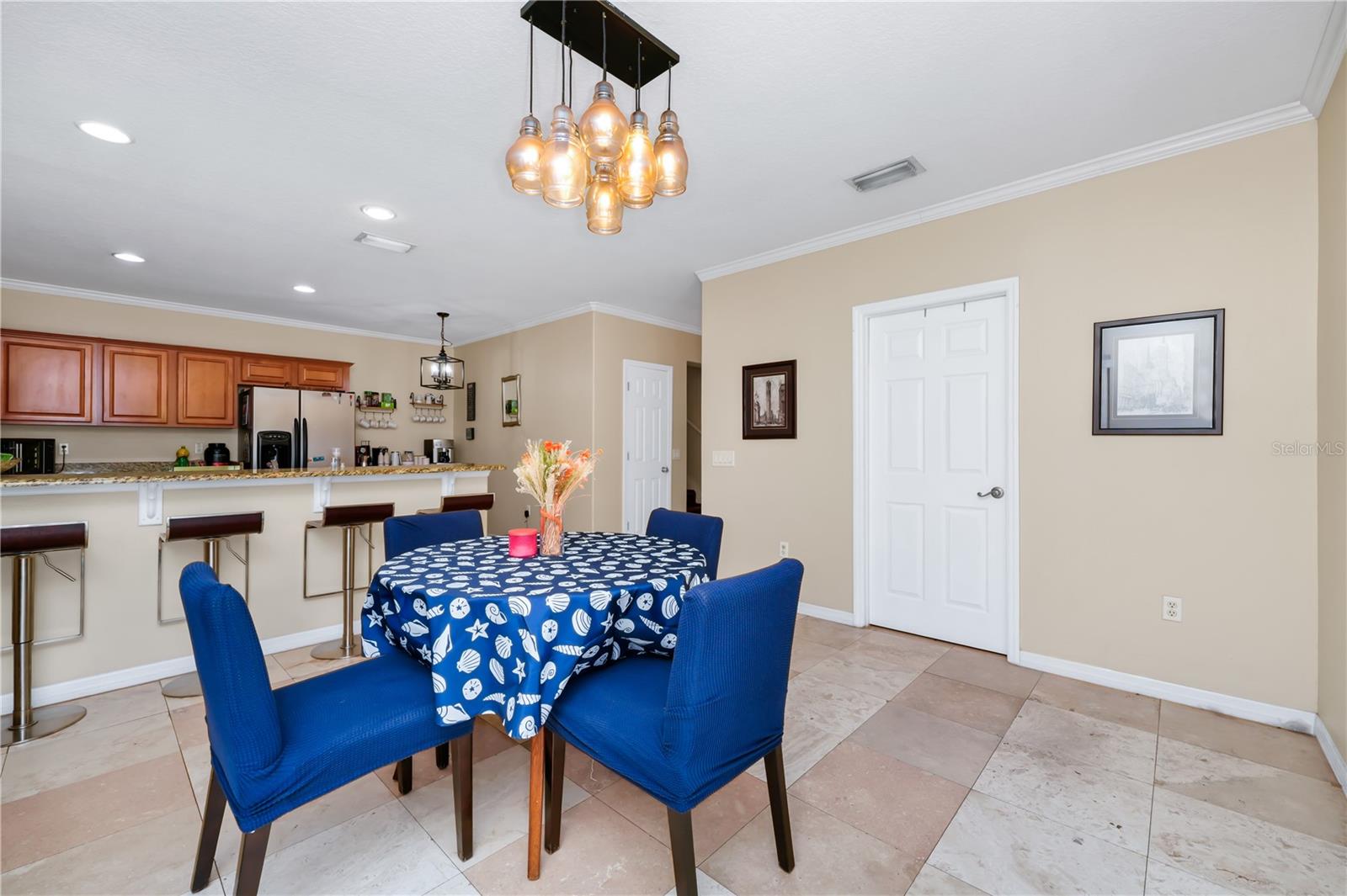 Image 18 of 42 For 1046 Morris Avenue 1046