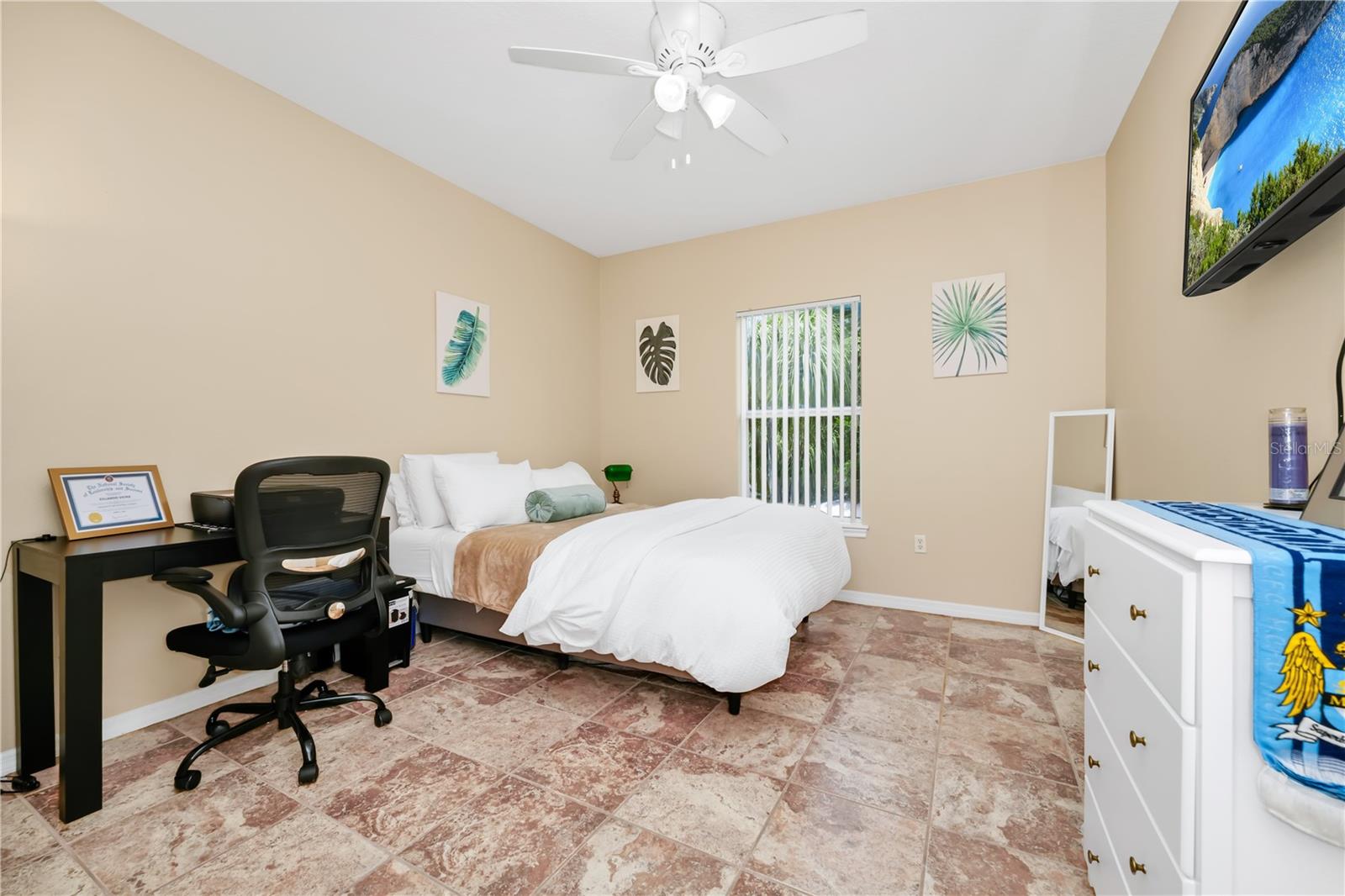 Image 33 of 42 For 1046 Morris Avenue 1046