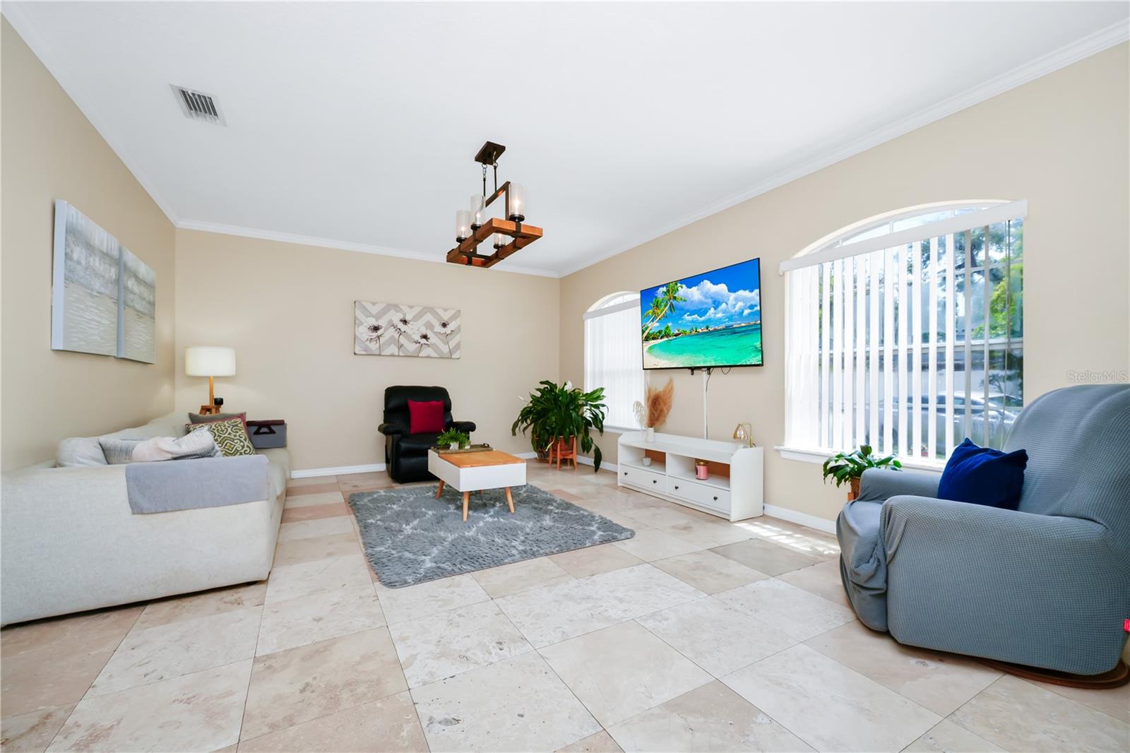 Image 5 of 42 For 1046 Morris Avenue 1046
