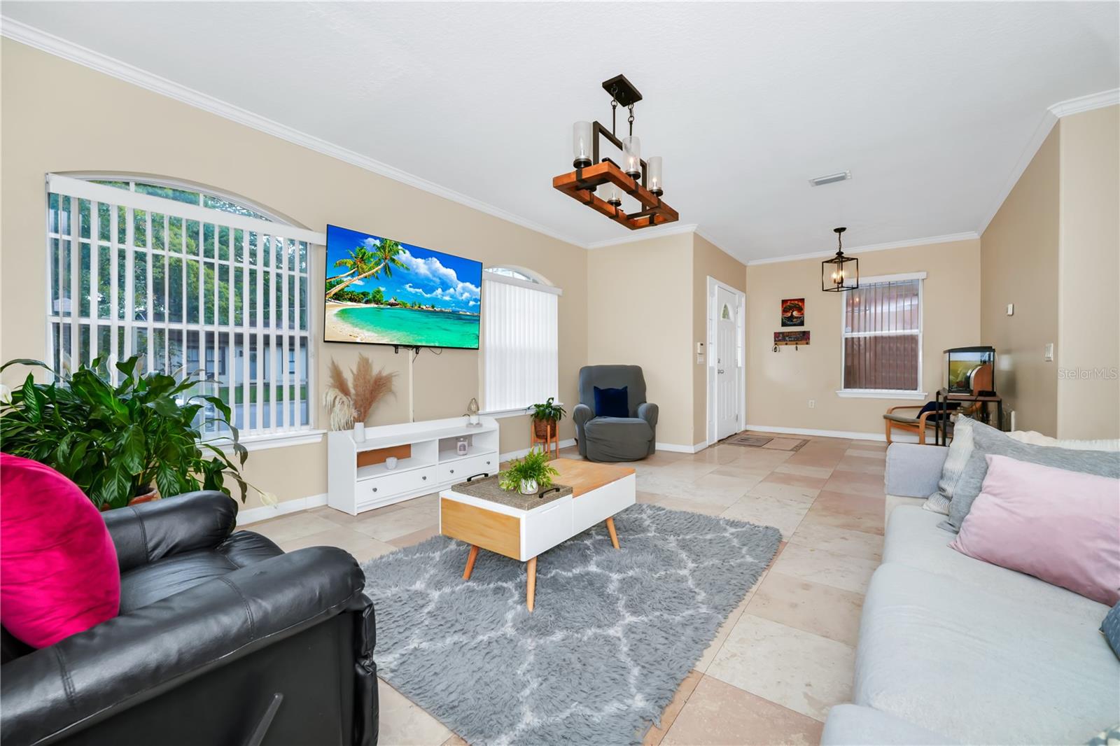 Image 9 of 42 For 1046 Morris Avenue 1046