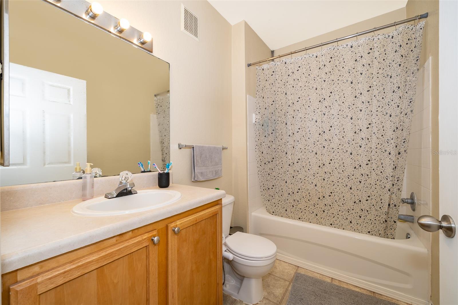 Image 11 of 24 For 9141 Lee Vista Boulevard 305