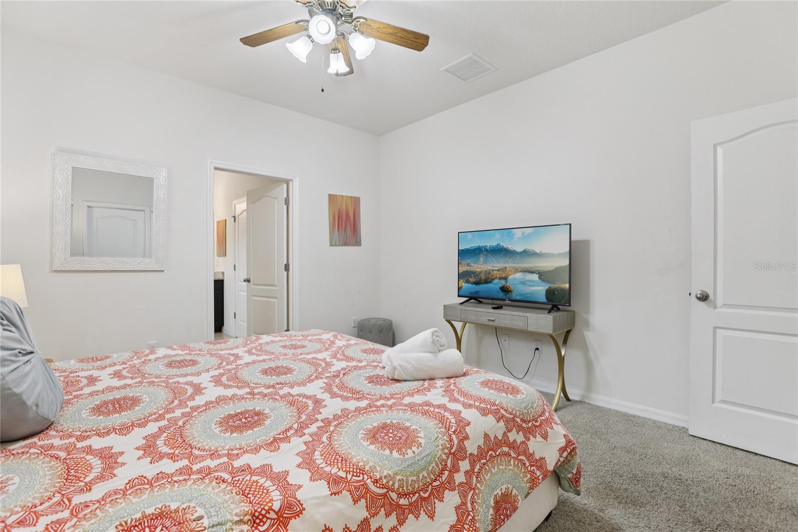 Image 18 of 69 For 7033 Oakwood Street