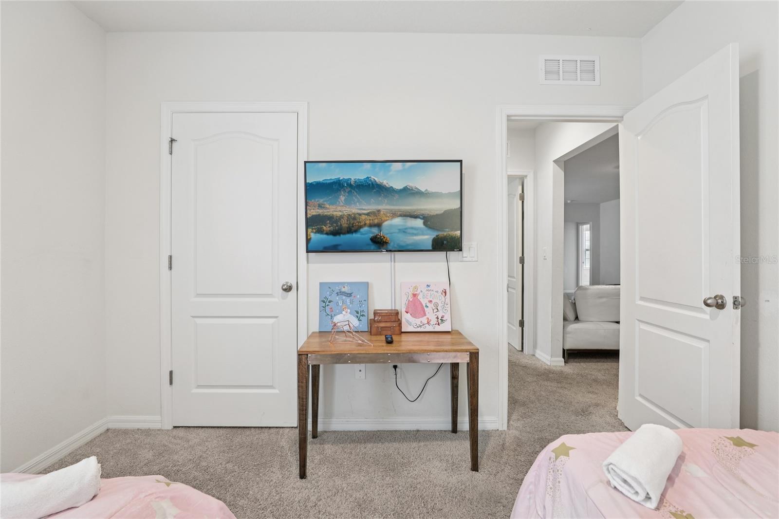 Image 36 of 69 For 7033 Oakwood Street