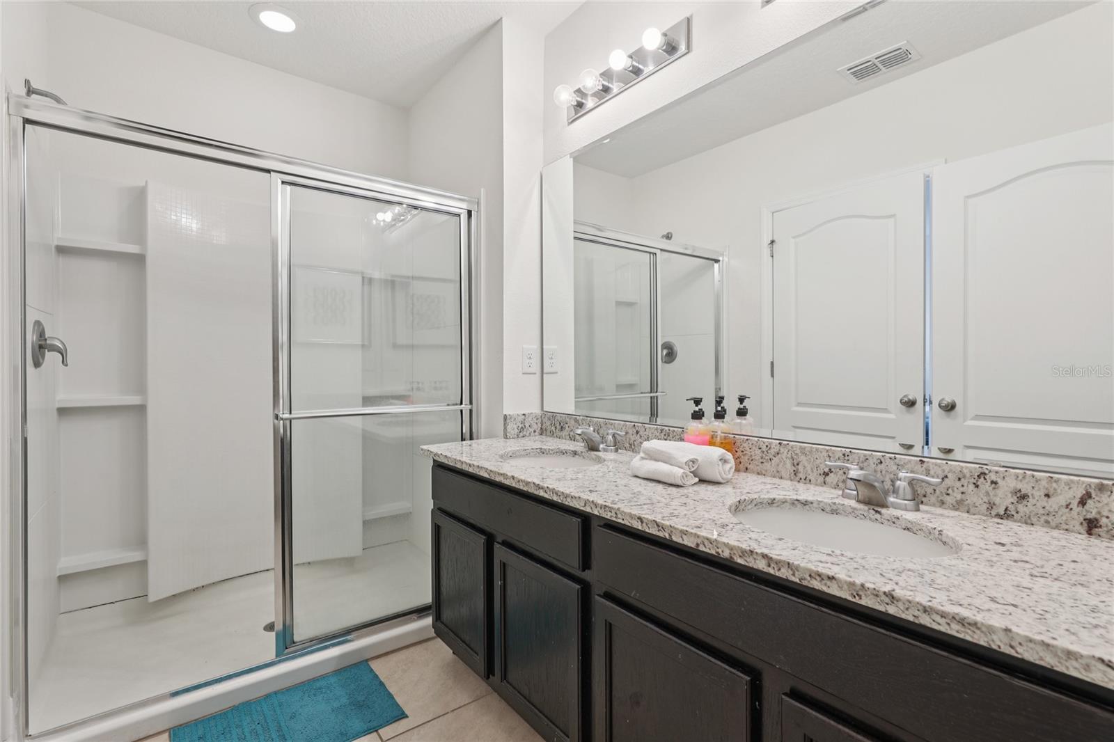 Image 43 of 69 For 7033 Oakwood Street