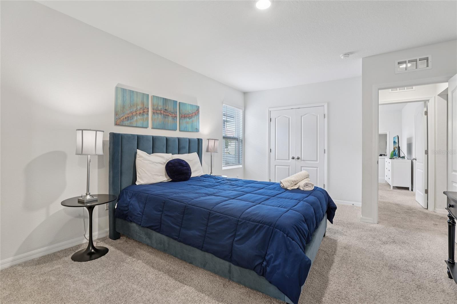 Image 45 of 69 For 7033 Oakwood Street