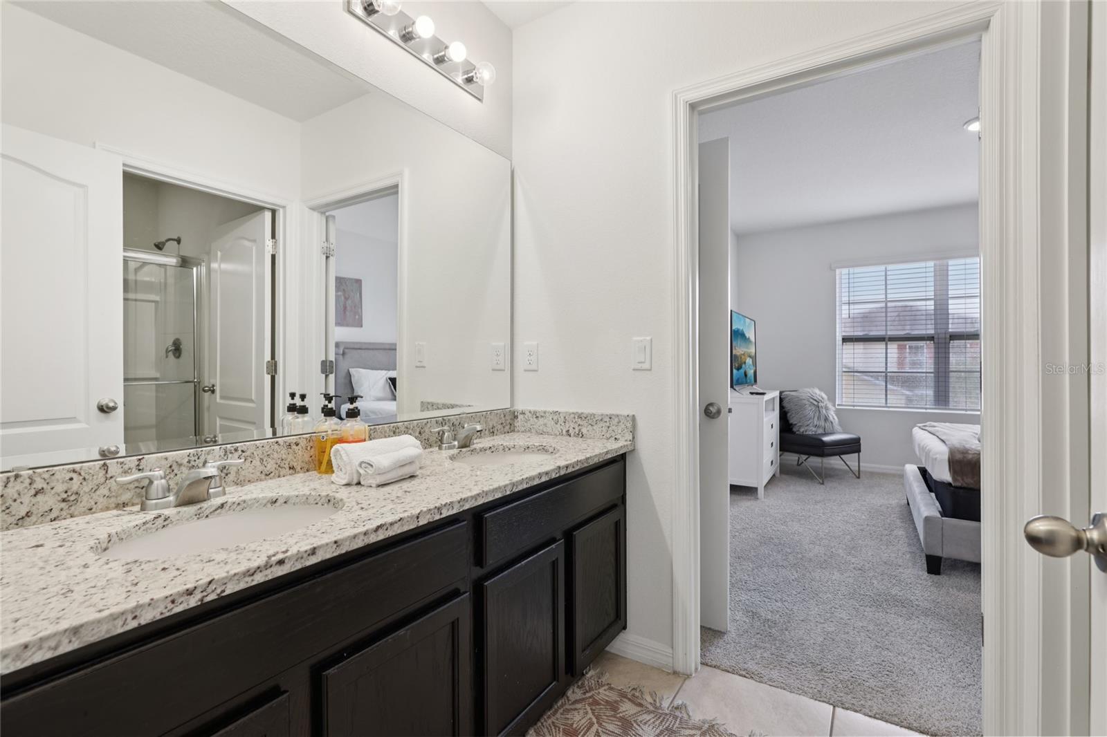 Image 47 of 69 For 7033 Oakwood Street