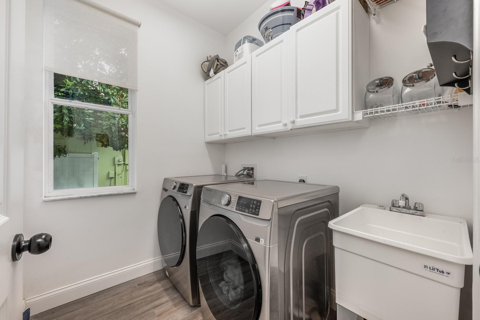 Image 25 of 40 For 10241 Pointview Court