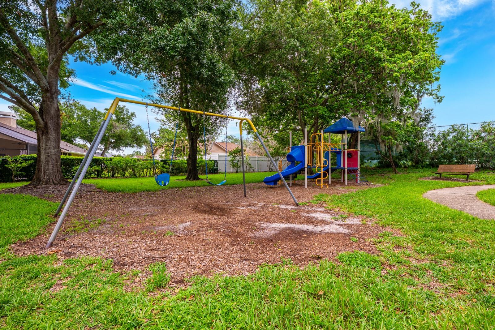 Image 39 of 40 For 10241 Pointview Court
