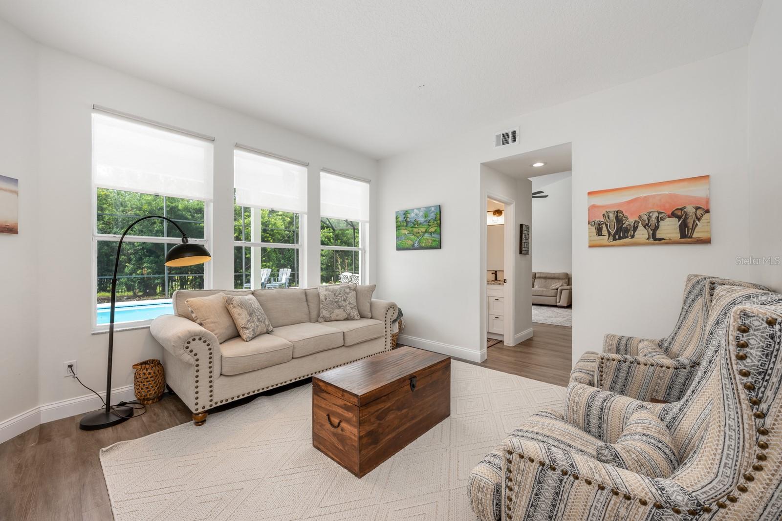 Image 7 of 40 For 10241 Pointview Court