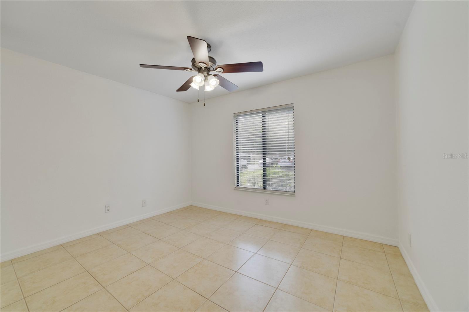 Image 13 of 23 For 8211 Sun Spring Circle 11