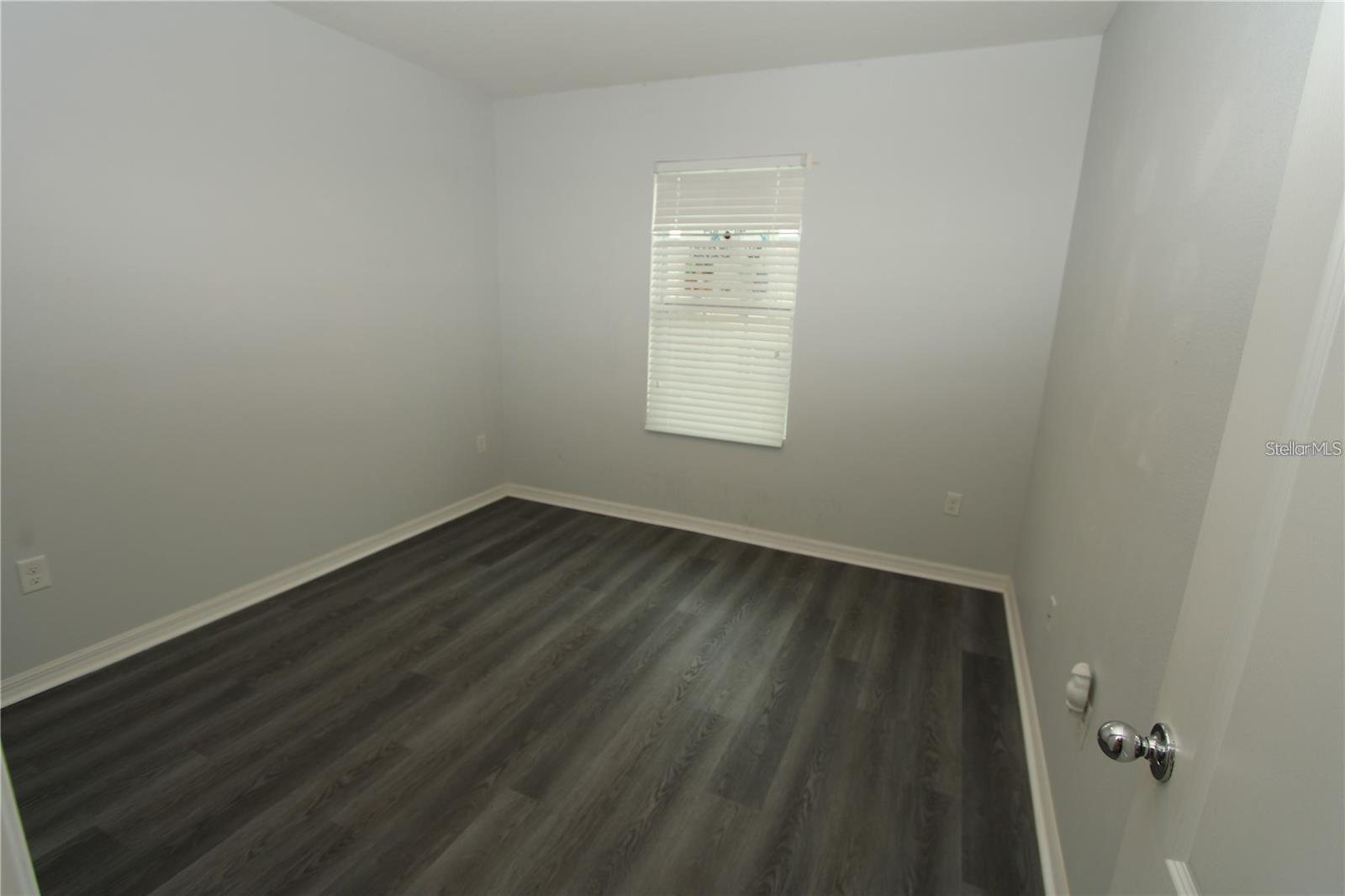 Image 11 of 16 For 404 Arbor Lakes Drive