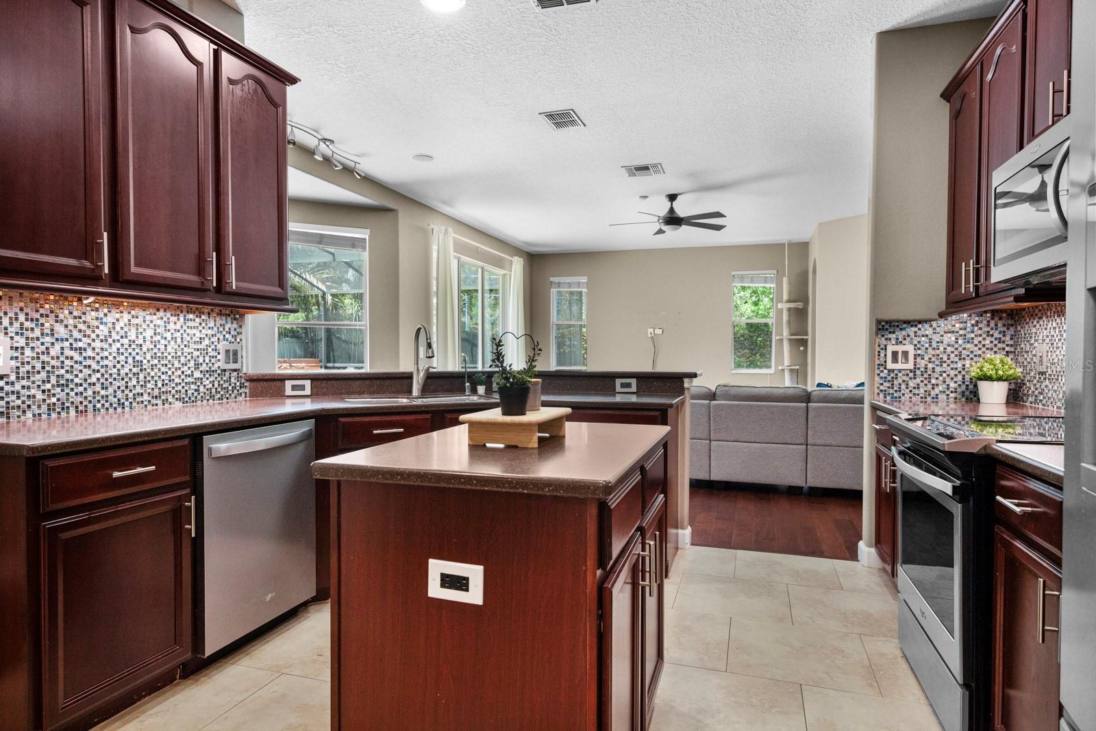 Image 31 of 67 For 3307 Kentshire Boulevard