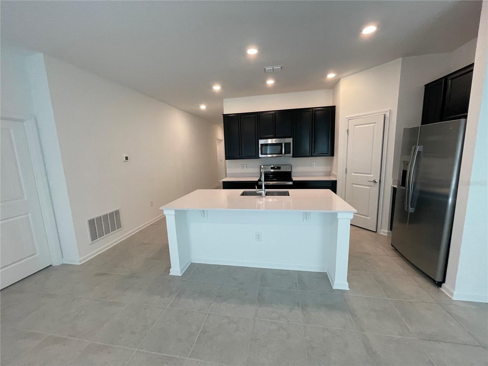 Image 11 of 46 For 1129 Saguaro Street