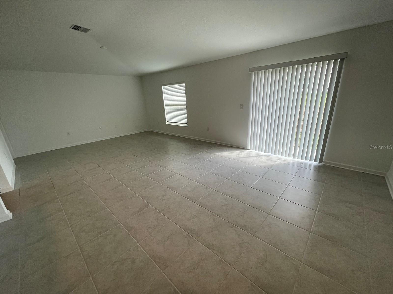 Image 16 of 46 For 1129 Saguaro Street
