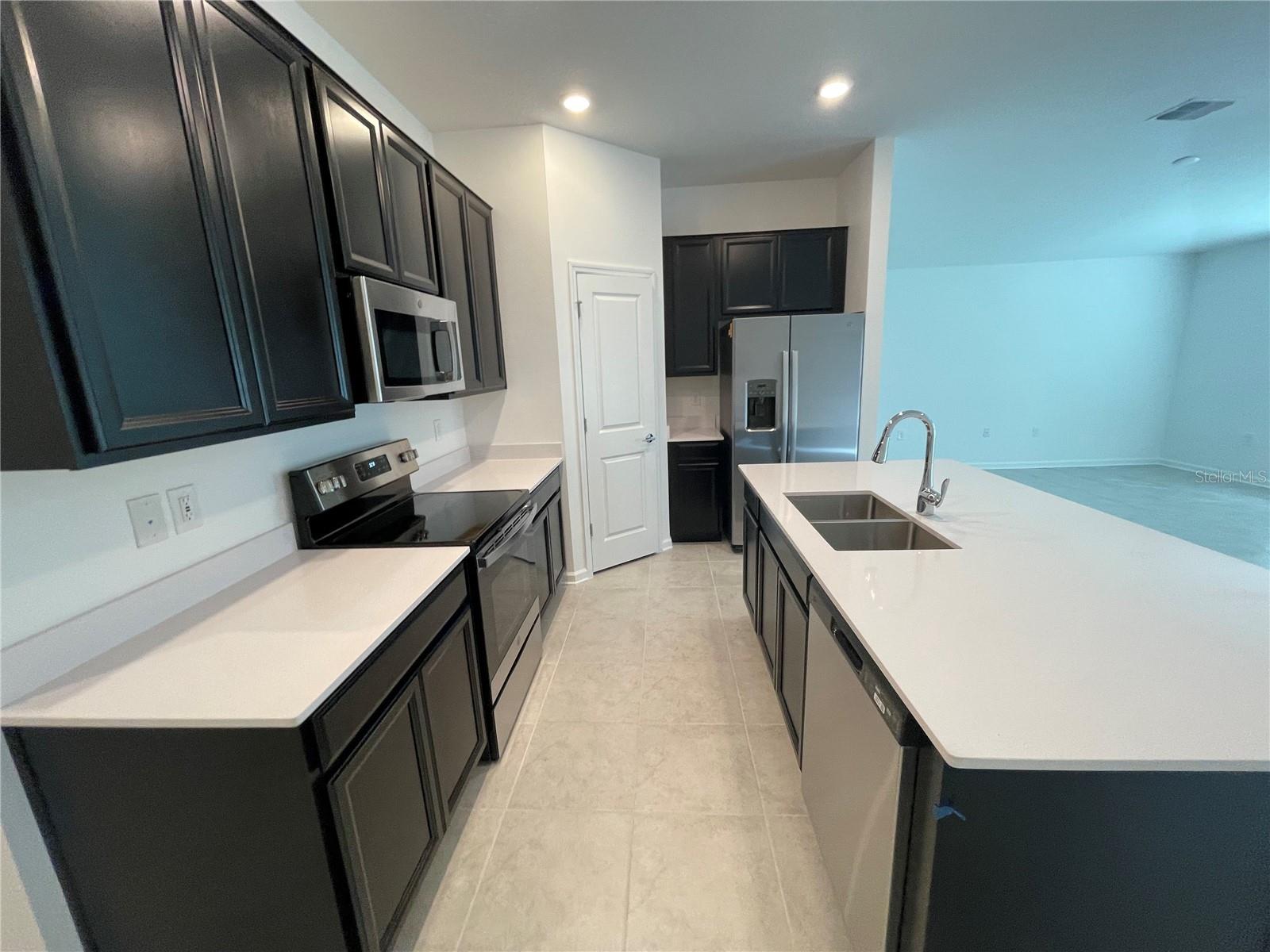 Image 7 of 46 For 1129 Saguaro Street
