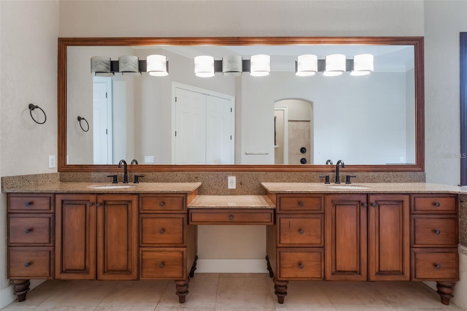 Image 21 of 54 For 8814 Southern Breeze Drive