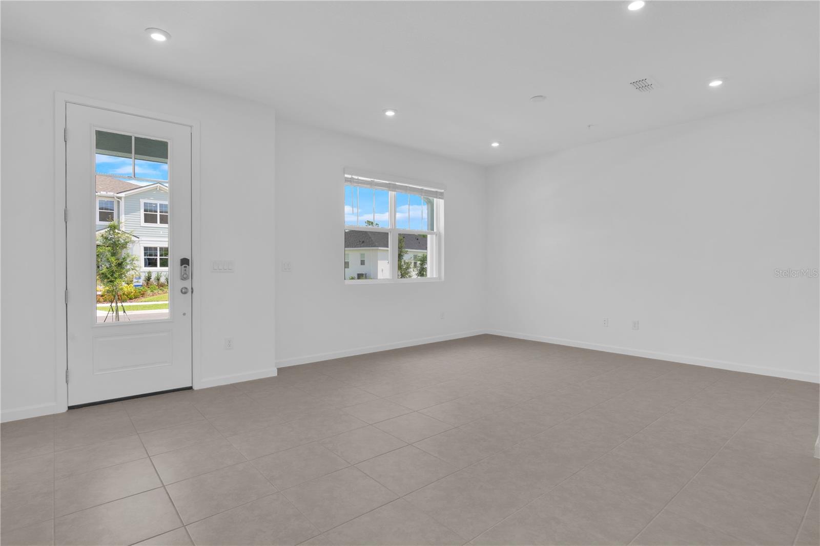 Image 4 of 33 For 9674 Peace Drive