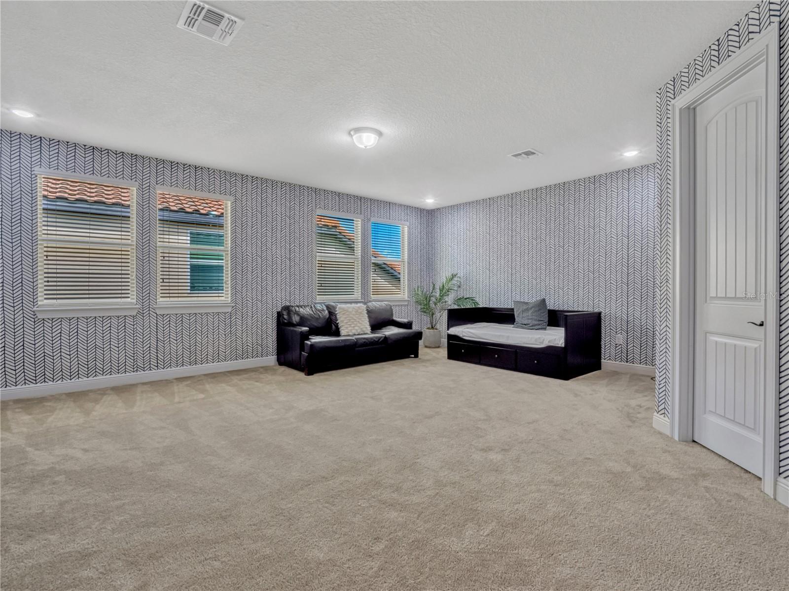 Image 33 of 52 For 8047 Chilton Drive