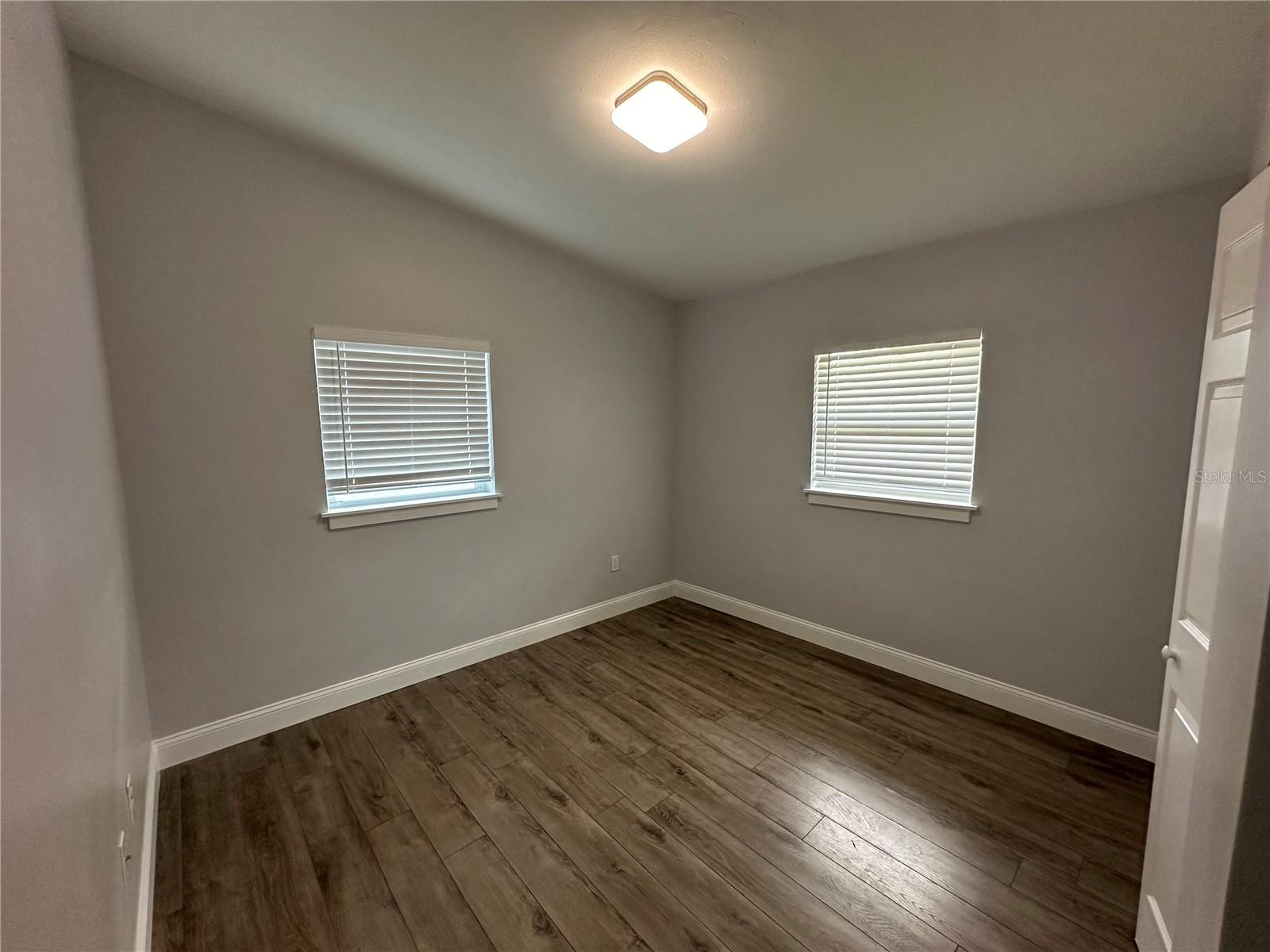 Image 13 of 26 For 333 Cambridge Boulevard