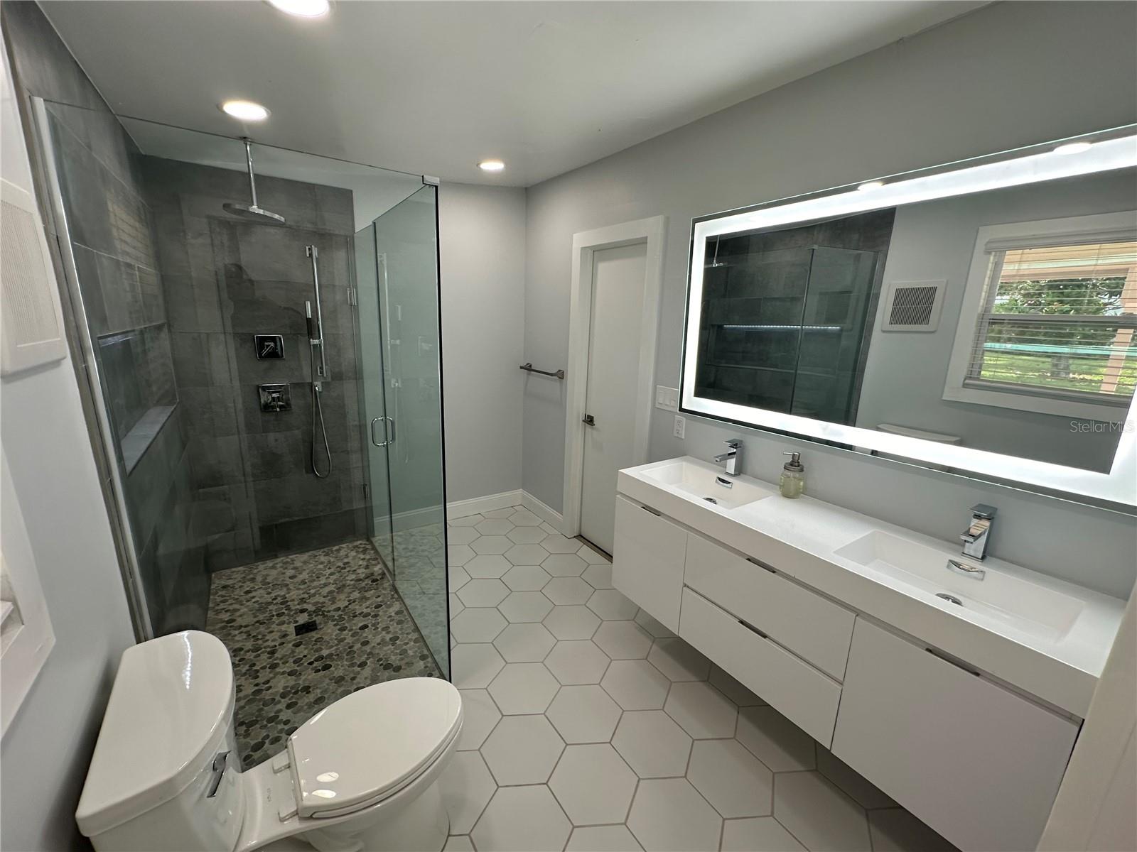 Image 15 of 26 For 333 Cambridge Boulevard
