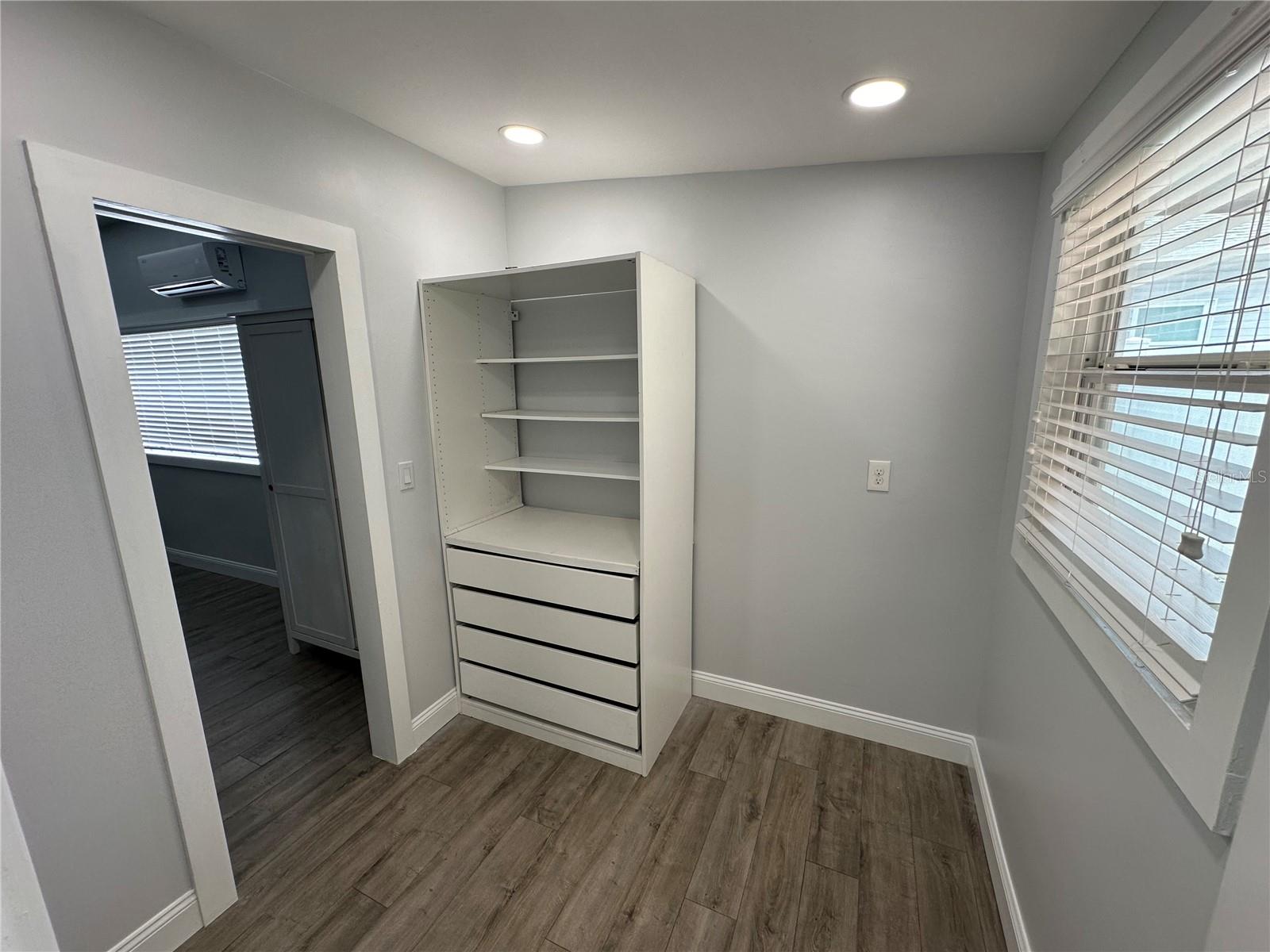 Image 19 of 26 For 333 Cambridge Boulevard