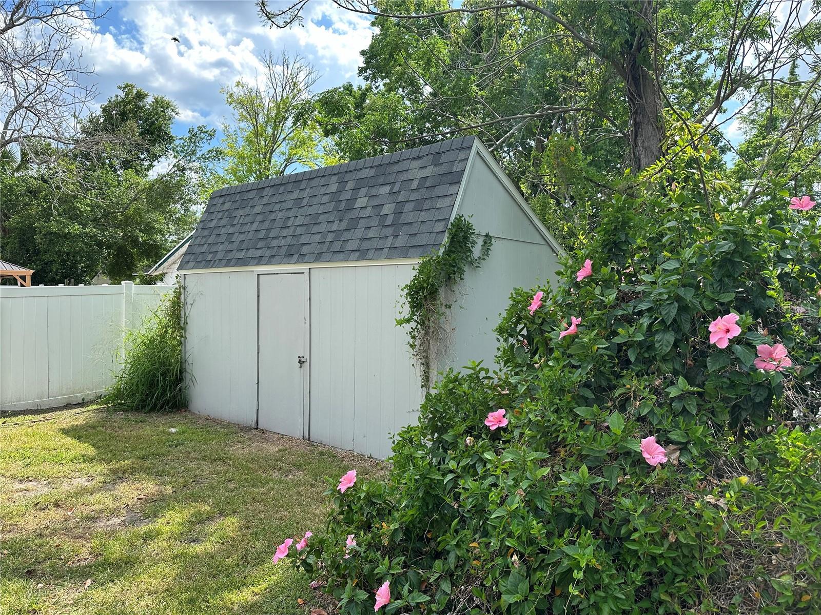 Image 22 of 26 For 333 Cambridge Boulevard
