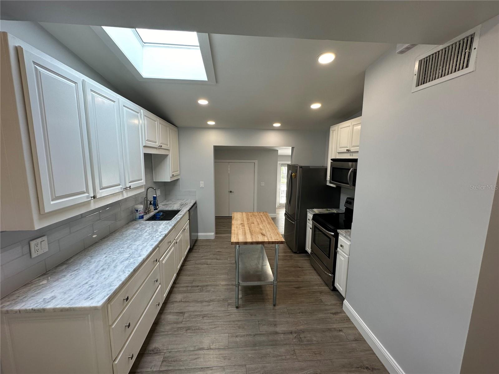 Image 4 of 26 For 333 Cambridge Boulevard