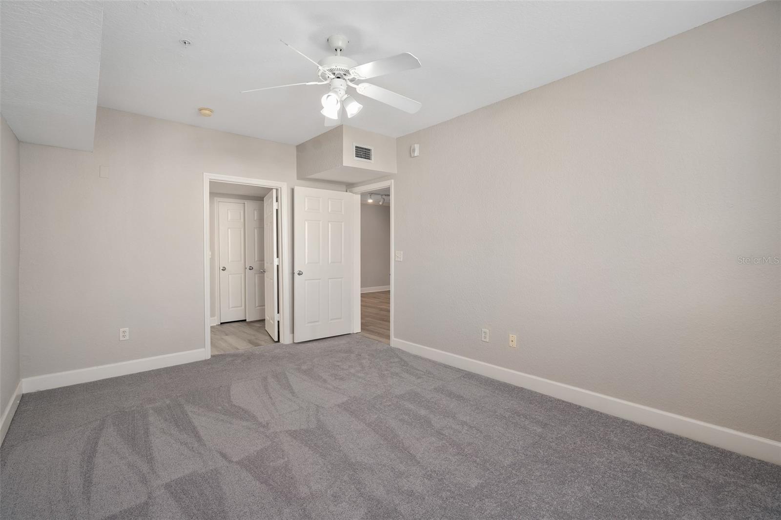 Image 13 of 24 For 206 South Street 6007